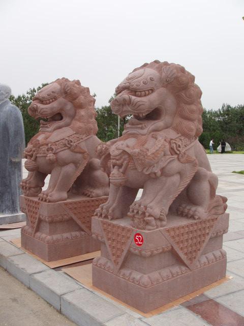 供應(yīng)手工雕刻石雕*法院門獅石獅子