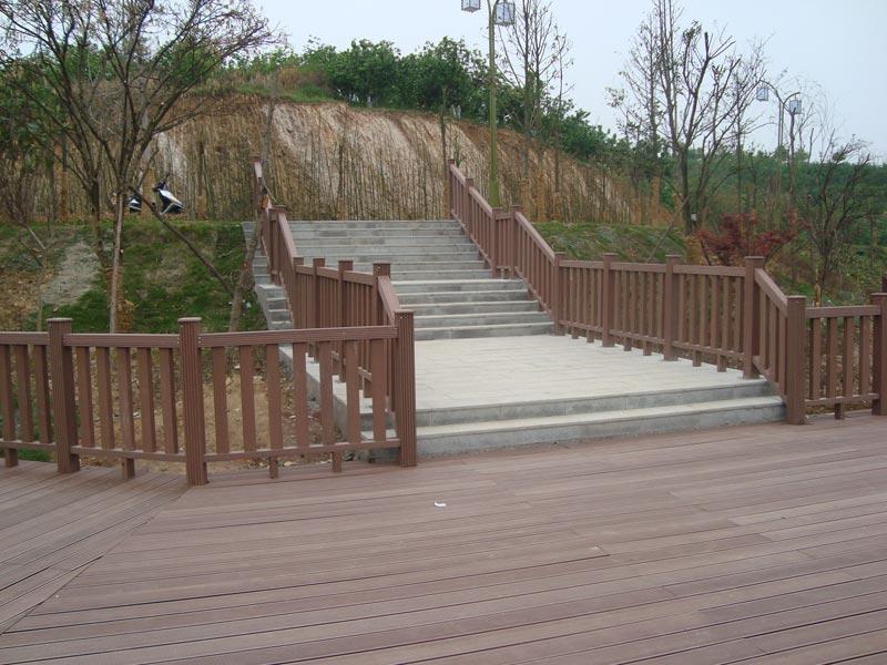 青島膠南木塑護(hù)欄裝飾材料生產(chǎn)廠家圖片