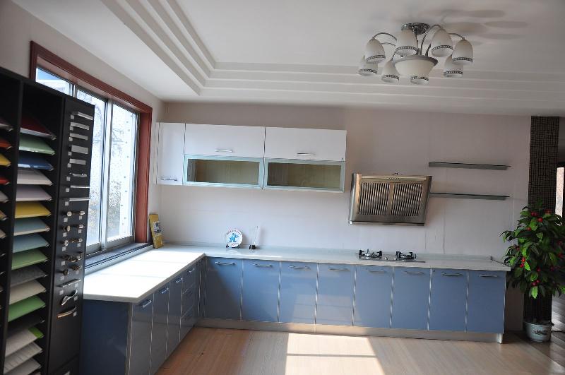 供應(yīng)山東東營整體櫥柜-青島泰旭櫥柜廠批發(fā)