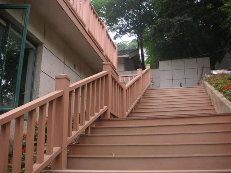 2013山東青島最新木塑護欄批發(fā)圖片