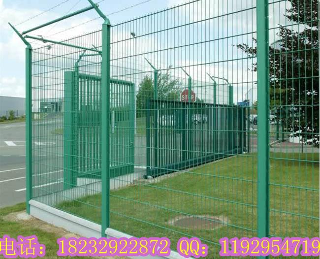 本廠專業(yè)生產(chǎn)廠區(qū)圍欄