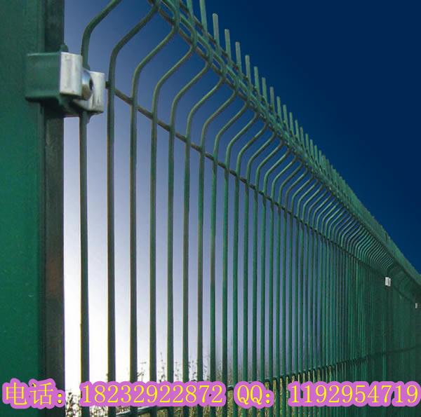 廠家推薦三角折彎護欄網