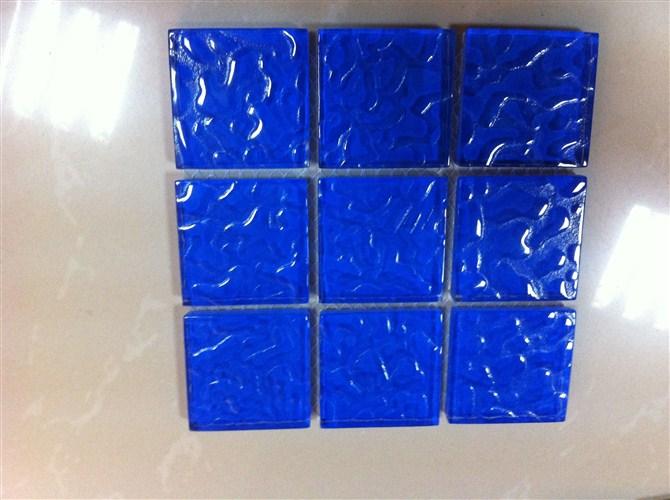 供應(yīng)安徽阜陽藍(lán)色玻璃馬賽克，25，48，50藍(lán)色系列的泳池馬賽克廠家