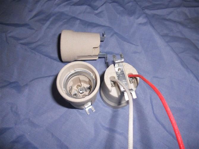 供應(yīng)E40/E27臺(tái)彎燈頭專業(yè)陶瓷燈座