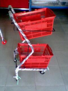 供應(yīng)天津超市貨架購物籃購物車收銀臺柜子架子*木質(zhì)鈦合金展柜展架柜臺