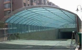 供應(yīng)廣州天河區(qū)哪里有做雨棚的、陽(yáng)臺(tái)雨棚、玻璃雨棚、鋼結(jié)構(gòu)雨棚、鋼結(jié)構(gòu)玻璃雨棚、雨棚圖片、雨棚廠(chǎng)家、玻璃雨棚制作公司