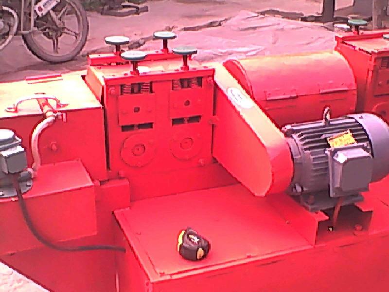 供應(yīng)鋼管調(diào)直機(jī)