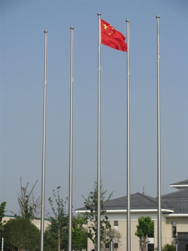 供應(yīng)梅州錐型電動旗桿梅州音樂同步旗桿