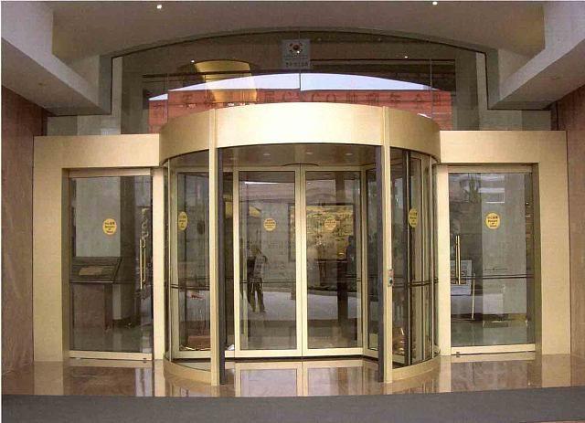 云南旋轉(zhuǎn)門造價(jià)云南旋轉(zhuǎn)門廠家圖片