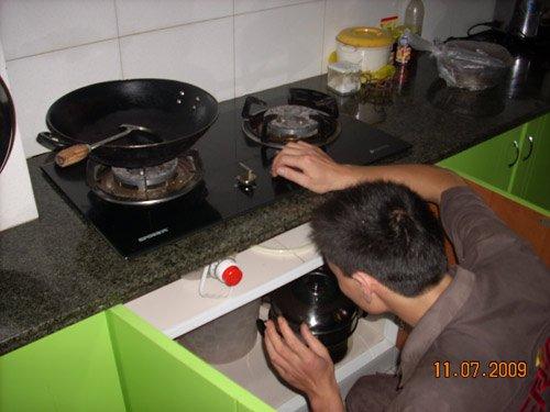 供應(yīng)武漢洪山區(qū)光谷魯巷關(guān)山楊家灣卓刀泉斯麥格美的格拉斯燃?xì)庠畎惭b維修