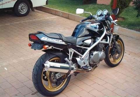 铃木GSX400图片