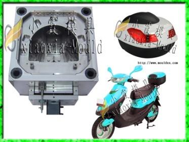 電動(dòng)車整車塑料模具圖片