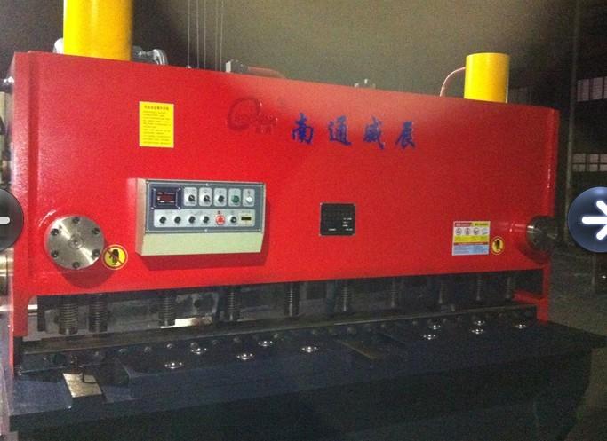 液壓閘式剪板機(jī)圖片