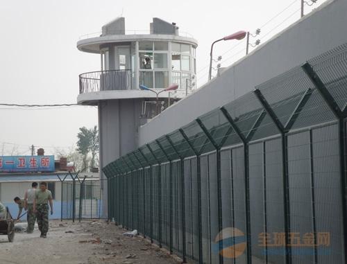 供應(yīng)監(jiān)獄鋼網(wǎng)墻，監(jiān)獄隔離網(wǎng)，監(jiān)獄護(hù)欄網(wǎng)