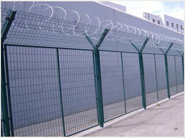 供應(yīng)監(jiān)獄鋼網(wǎng)墻，監(jiān)獄隔離網(wǎng)，監(jiān)獄護(hù)欄網(wǎng)