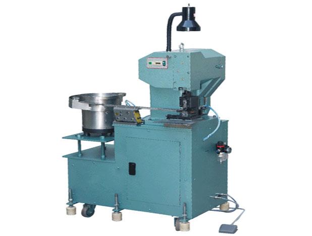 供應(yīng)自動(dòng)載線(xiàn)剝皮機(jī)剝皮打端機(jī)端子