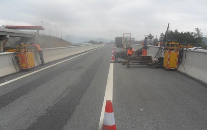 柳州博大橋梁頂升機(jī)圖片