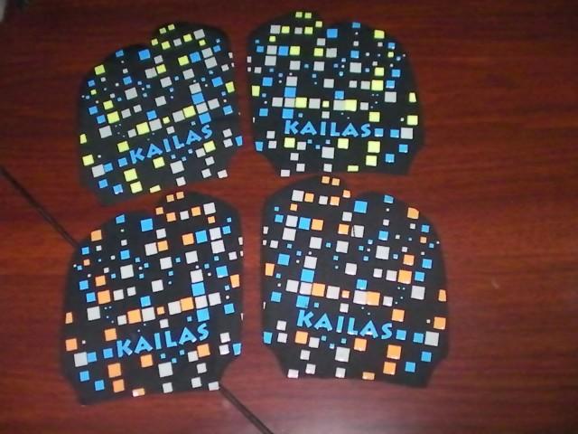 供應(yīng)手套裁片滴膠硅膠立體印刷圖案美觀防滑加工