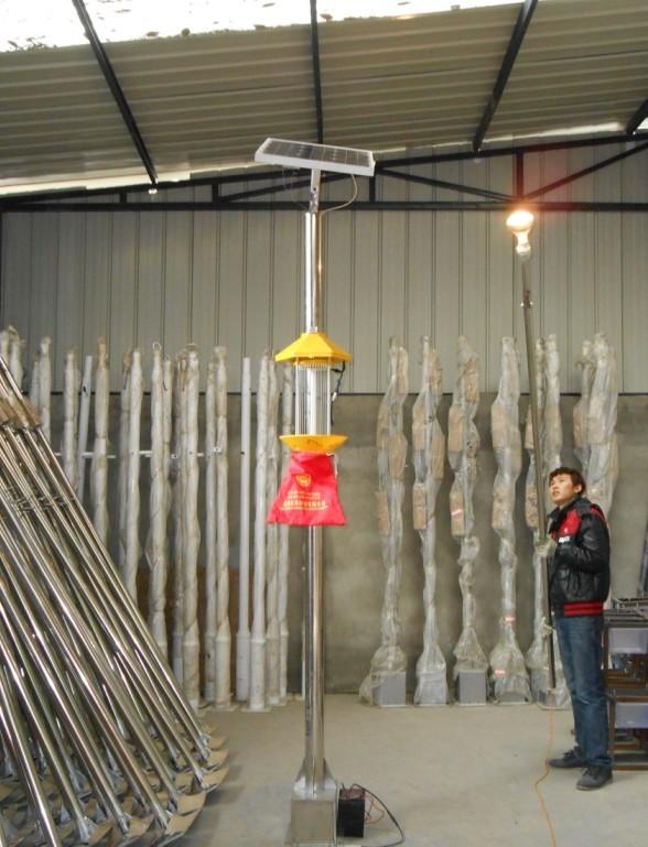 供應(yīng)自動(dòng)跟蹤太陽(yáng)能殺蟲(chóng)燈