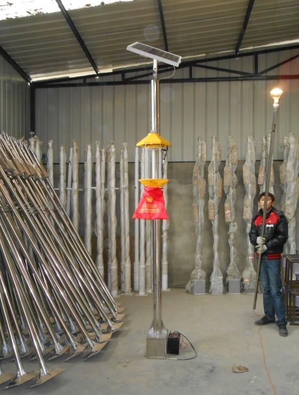 供應(yīng)自動(dòng)跟蹤太陽(yáng)能殺蟲(chóng)燈