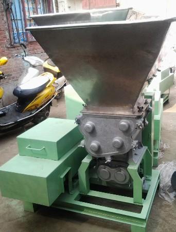 二手進(jìn)口填充結(jié)扎機(jī)圖片