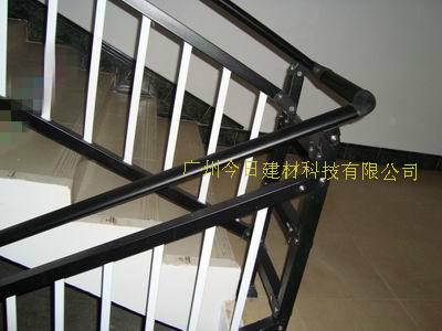 供應(yīng)白色/黑色鋅鋼樓梯護(hù)欄