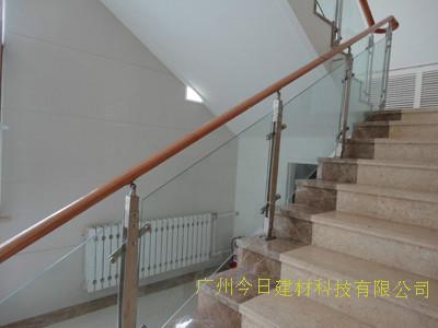 花都不銹鋼pvc夾玻璃護(hù)欄圖片