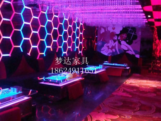 供應(yīng)娛樂(lè)會(huì)所KTV包*座沙發(fā)茶幾，優(yōu)惠多多-夢(mèng)達(dá)家具