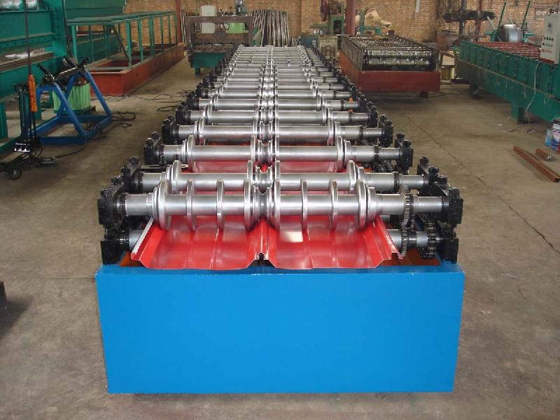 供應(yīng)彩鋼瓦壓型機(jī)*行情