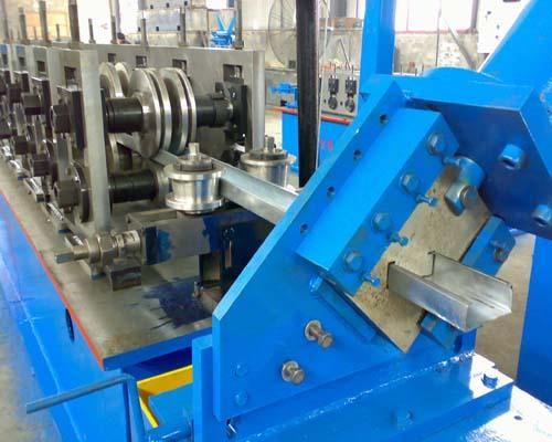 供應(yīng)四川冷彎?rùn)C(jī)