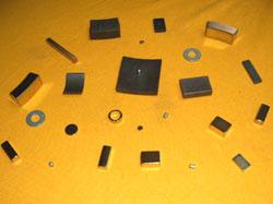 供應(yīng)鄭州釹鐵硼磁鐵，永磁鐵氧體，橡膠磁