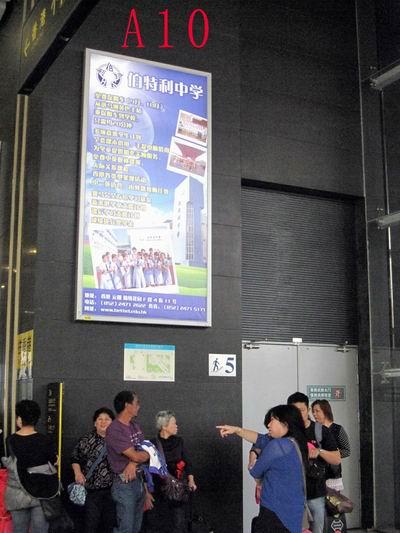 深圳福田口岸戶外燈箱廣告出租