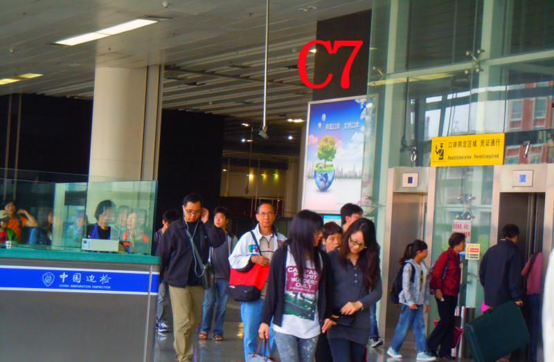 供應(yīng)深圳口岸廣告出租