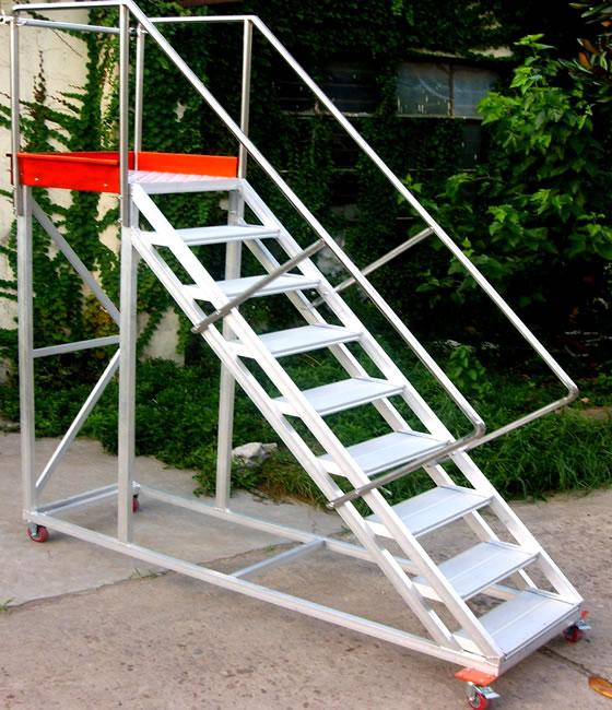 平板式登高梯專業(yè)生產(chǎn)/物流登高梯廠家直銷