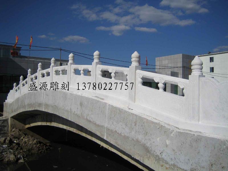 供應(yīng)內(nèi)蒙漢白玉護(hù)欄價(jià)格