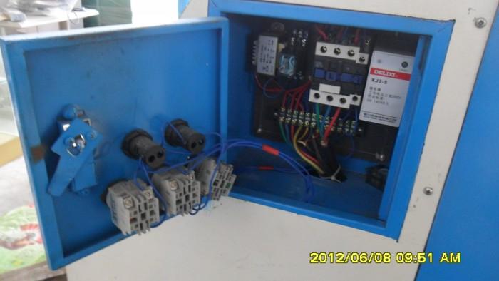 洗水廠自動反褲機，快速翻褲機，洗水廠*二手牛仔褲翻褲機