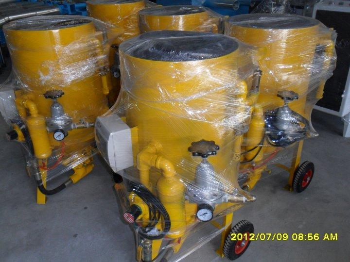 供應(yīng)二手噴砂機(jī)，磨砂玻璃噴砂機(jī)，石材雕刻噴砂機(jī)，除銹拋光噴砂機(jī)