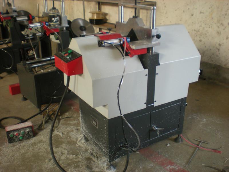 供應(yīng)濟(jì)南塑鋼門窗設(shè)備塑鋼機(jī)器設(shè)備價格