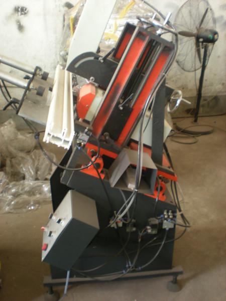 供應(yīng)濟(jì)南塑鋼門窗設(shè)備塑鋼機(jī)器設(shè)備價格