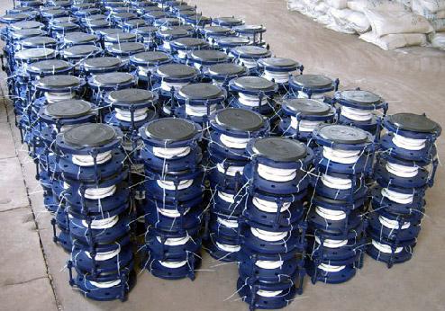 專業(yè)廠家生產(chǎn)耐高溫鋼襯四氟管道圖片