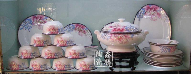 供應(yīng)56頭骨瓷禮品餐具，陶瓷餐具批發(fā)價(jià)格，套裝餐具圖片