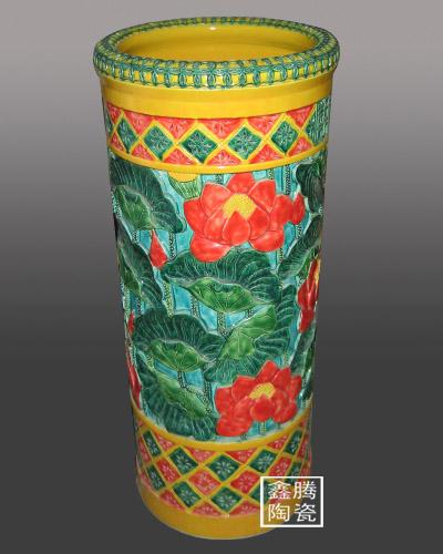 供應(yīng)景德鎮(zhèn)手工雕刻花瓶大量直銷