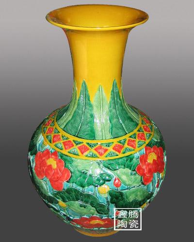 供應(yīng)景德鎮(zhèn)手工雕刻花瓶大量直銷