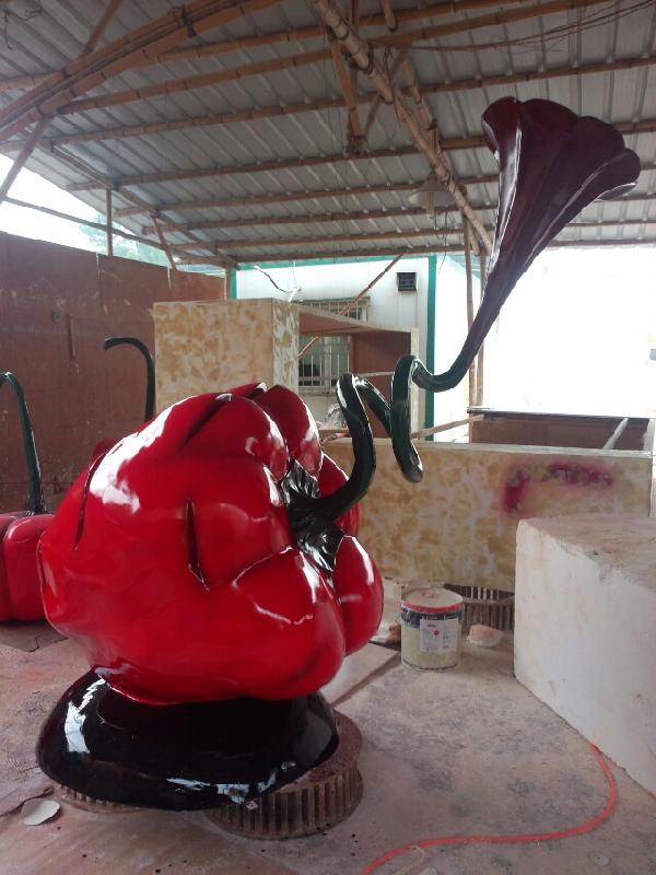 供應(yīng)玻璃鋼辣椒雕塑