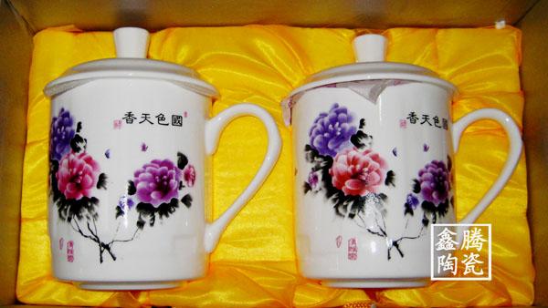 供應景德鎮(zhèn)陶瓷茶杯，定做禮品陶瓷茶杯