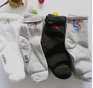 供應(yīng)各種襪子批發(fā)運(yùn)動(dòng)襪批發(fā)