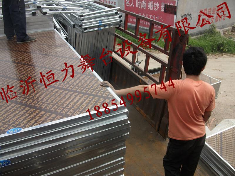 速裝舞臺(tái)結(jié)實(shí)的舞臺(tái)安裝快的舞臺(tái)圖片