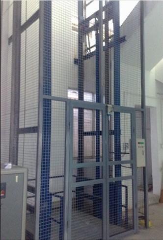 油缸鏈條式升降機(jī)圖片