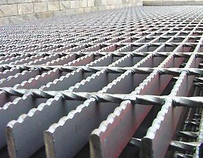 深圳現(xiàn)貨供應(yīng)熱浸鋅鋼格板|熱鍍鋅鋼格柵板|寶安區(qū)格柵板廠家