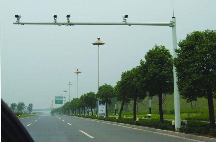 八角監(jiān)控桿廠家圖片